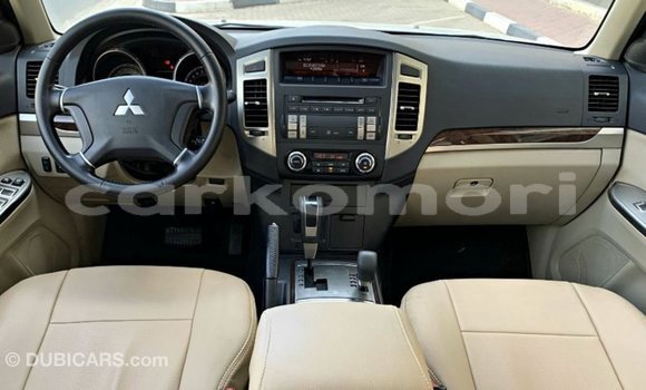 Buy Import Mitsubishi Pajero White Car in Import - Dubai in Great Comore Buy Import Mitsubishi Pajero White Car in Import - Dubai in Great Comore