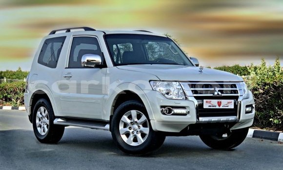 Buy Import Mitsubishi Pajero White Car in Import - Dubai in Great Comore Buy Import Mitsubishi Pajero White Car in Import - Dubai in Great Comore