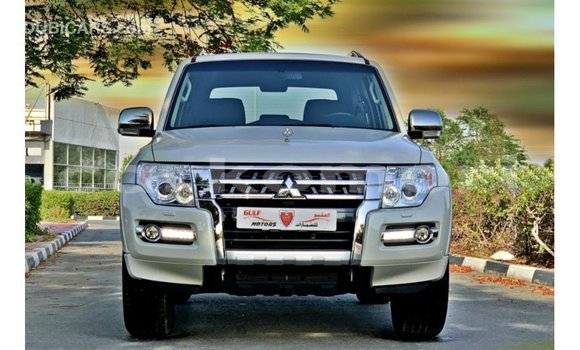 Buy Import Mitsubishi Pajero White Car in Import - Dubai in Great Comore Buy Import Mitsubishi Pajero White Car in Import - Dubai in Great Comore