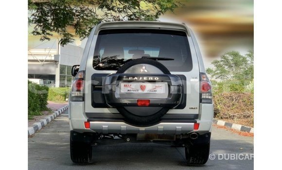 Buy Import Mitsubishi Pajero White Car in Import - Dubai in Great Comore Buy Import Mitsubishi Pajero White Car in Import - Dubai in Great Comore