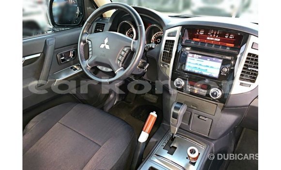 Buy Import Mitsubishi Pajero White Car in Import - Dubai in Great Comore Buy Import Mitsubishi Pajero White Car in Import - Dubai in Great Comore