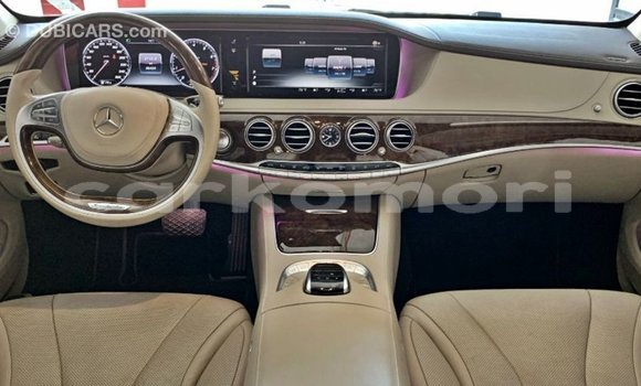 Buy Import Mercedes-Benz 190 Black Car in Import - Dubai in Great Comore Buy Import Mercedes-Benz 190 Black Car in Import - Dubai in Great Comore