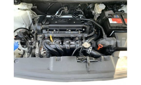 Buy Import Hyundai Accent White Car in Import - Dubai in Great Comore Buy Import Hyundai Accent White Car in Import - Dubai in Great Comore
