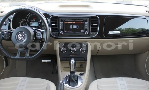 Acheter Import Voiture Volkswagen Beetle Bleu à Import - Dubai, Grande Comore Acheter Import Voiture Volkswagen Beetle Bleu à Import - Dubai, Grande Comore