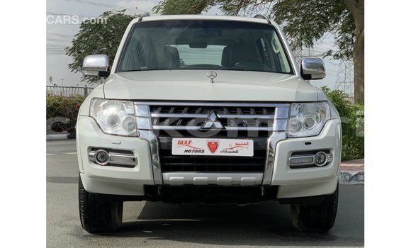 Buy Import Mitsubishi Pajero White Car in Import - Dubai in Great Comore Buy Import Mitsubishi Pajero White Car in Import - Dubai in Great Comore