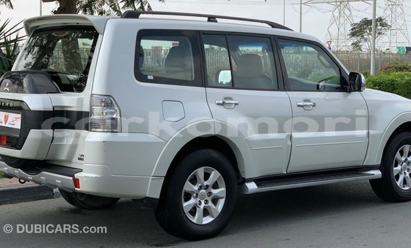 Buy Import Mitsubishi Pajero White Car in Import - Dubai in Great Comore Buy Import Mitsubishi Pajero White Car in Import - Dubai in Great Comore