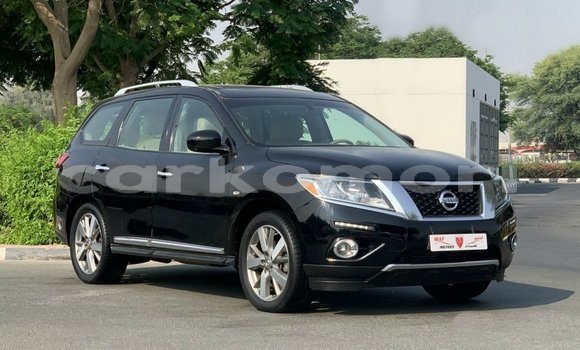 Acheter Import Voiture Nissan Pathfinder Noir à Import - Dubai, Grande Comore