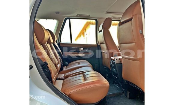 Buy Import Land Rover Range Rover White Car in Import - Dubai in Great Comore Buy Import Land Rover Range Rover White Car in Import - Dubai in Great Comore