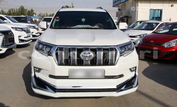 Acheter Import Voiture Toyota Prado Blanc à Import - Dubai, Grande Comore Acheter Import Voiture Toyota Prado Blanc à Import - Dubai, Grande Comore