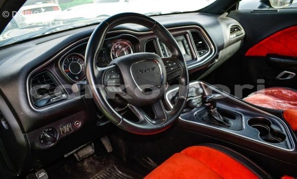 Acheter Import Voiture Dodge Challenger Noir à Import - Dubai, Grande Comore Acheter Import Voiture Dodge Challenger Noir à Import - Dubai, Grande Comore