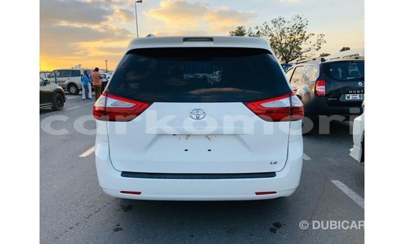 Acheter Import Voiture Toyota Sienna Blanc à Import - Dubai, Grande Comore Acheter Import Voiture Toyota Sienna Blanc à Import - Dubai, Grande Comore