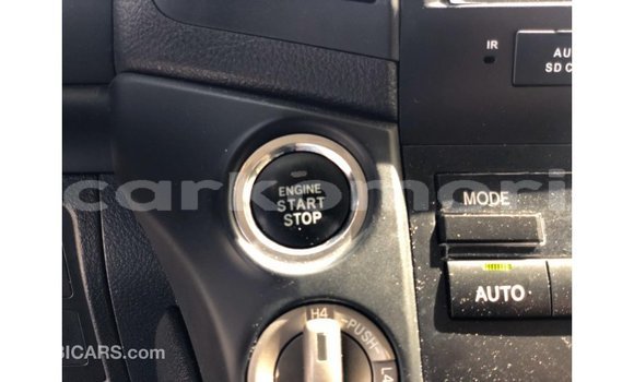 Acheter Import Voiture Toyota Land Cruiser Blanc à Import - Dubai, Grande Comore Acheter Import Voiture Toyota Land Cruiser Blanc à Import - Dubai, Grande Comore
