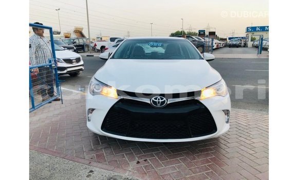 Acheter Import Voiture Toyota Camry Blanc à Import - Dubai, Grande Comore Acheter Import Voiture Toyota Camry Blanc à Import - Dubai, Grande Comore
