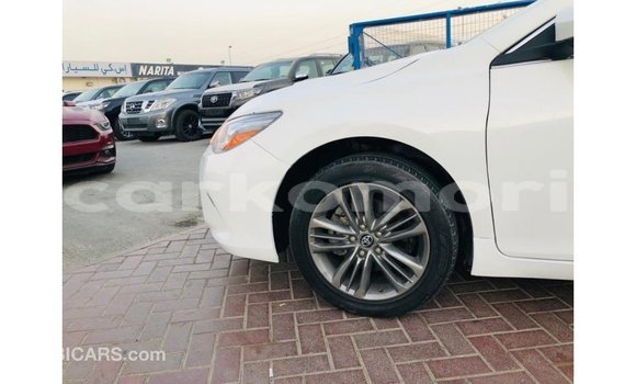 Acheter Import Voiture Toyota Camry Blanc à Import - Dubai, Grande Comore Acheter Import Voiture Toyota Camry Blanc à Import - Dubai, Grande Comore