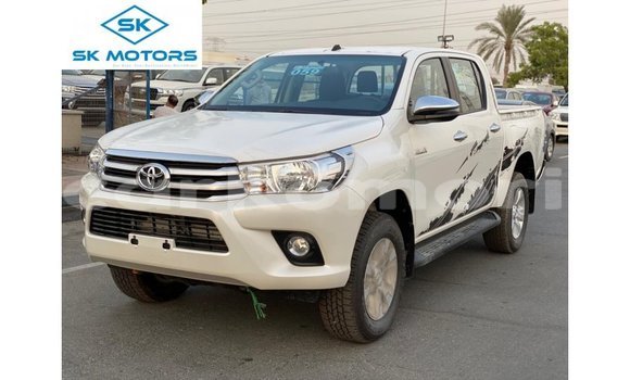 Acheter Import Voiture Toyota Hilux Blanc à Import - Dubai, Grande Comore Acheter Import Voiture Toyota Hilux Blanc à Import - Dubai, Grande Comore