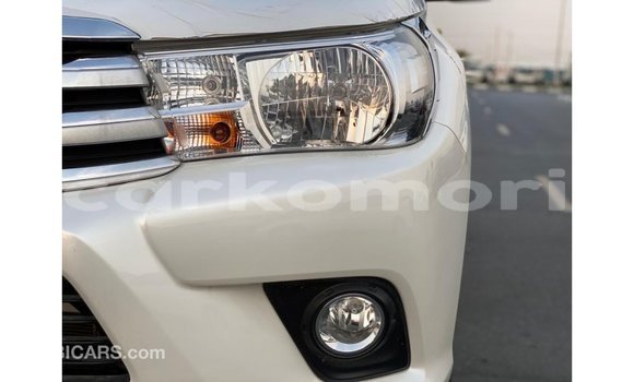 Acheter Import Voiture Toyota Hilux Blanc à Import - Dubai, Grande Comore Acheter Import Voiture Toyota Hilux Blanc à Import - Dubai, Grande Comore