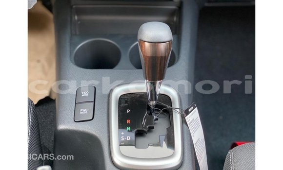 Acheter Import Voiture Toyota Hilux Blanc à Import - Dubai, Grande Comore Acheter Import Voiture Toyota Hilux Blanc à Import - Dubai, Grande Comore