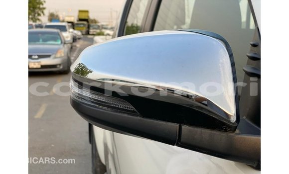 Acheter Import Voiture Toyota Hilux Blanc à Import - Dubai, Grande Comore Acheter Import Voiture Toyota Hilux Blanc à Import - Dubai, Grande Comore