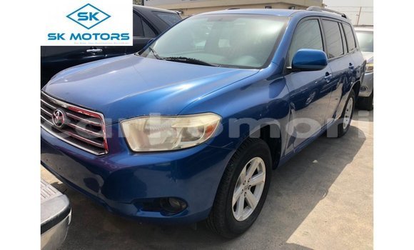 Acheter Import Voiture Toyota Highlander Bleu à Import - Dubai, Grande Comore