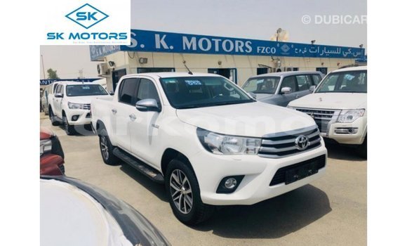 Acheter Import Voiture Toyota Hilux Blanc à Import - Dubai, Grande Comore Acheter Import Voiture Toyota Hilux Blanc à Import - Dubai, Grande Comore