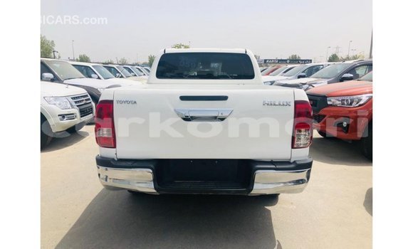 Acheter Import Voiture Toyota Hilux Blanc à Import - Dubai, Grande Comore Acheter Import Voiture Toyota Hilux Blanc à Import - Dubai, Grande Comore