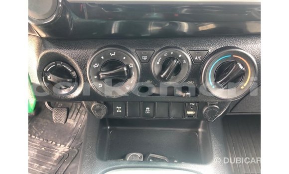 Acheter Import Voiture Toyota Hilux Blanc à Import - Dubai, Grande Comore Acheter Import Voiture Toyota Hilux Blanc à Import - Dubai, Grande Comore