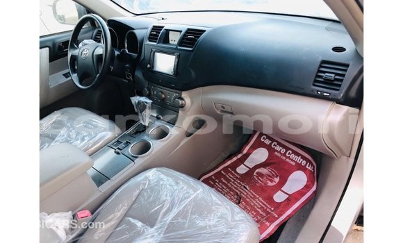 Acheter Import Voiture Toyota Highlander Autre à Import - Dubai, Grande Comore Acheter Import Voiture Toyota Highlander Autre à Import - Dubai, Grande Comore