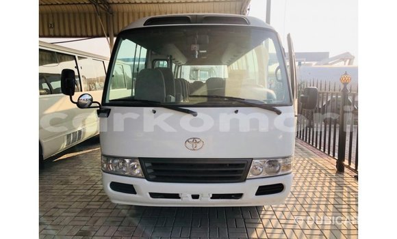 Acheter Import Voiture Toyota Coaster Blanc à Import - Dubai, Grande Comore Acheter Import Voiture Toyota Coaster Blanc à Import - Dubai, Grande Comore
