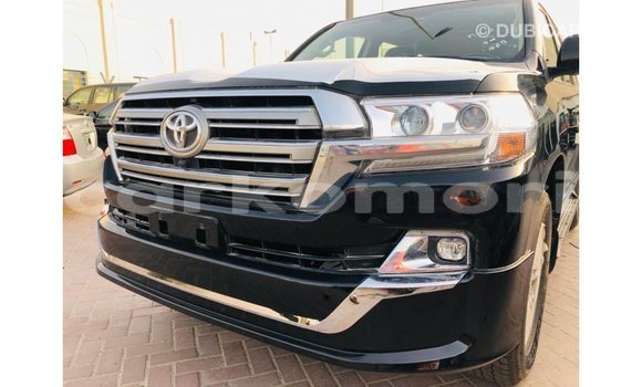 Acheter Import Voiture Toyota Land Cruiser Noir à Import - Dubai, Grande Comore Acheter Import Voiture Toyota Land Cruiser Noir à Import - Dubai, Grande Comore