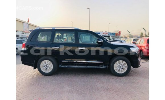 Acheter Import Voiture Toyota Land Cruiser Noir à Import - Dubai, Grande Comore Acheter Import Voiture Toyota Land Cruiser Noir à Import - Dubai, Grande Comore