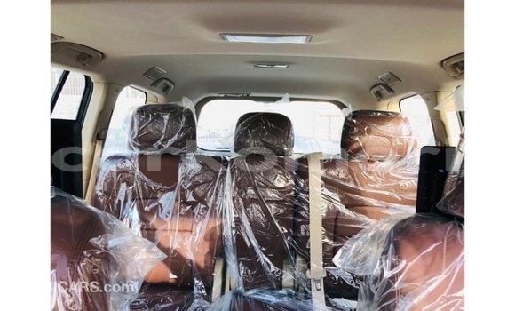 Acheter Import Voiture Toyota Land Cruiser Noir à Import - Dubai, Grande Comore Acheter Import Voiture Toyota Land Cruiser Noir à Import - Dubai, Grande Comore