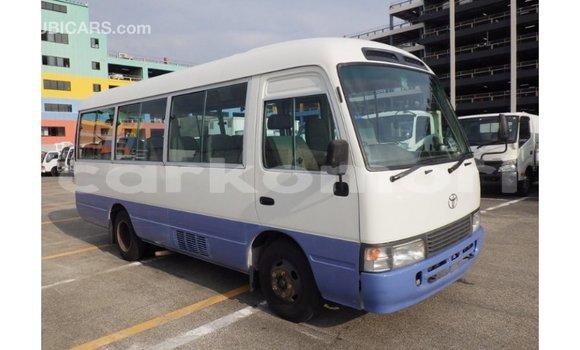 Acheter Import Voiture Toyota Coaster Blanc à Import - Dubai, Grande Comore Acheter Import Voiture Toyota Coaster Blanc à Import - Dubai, Grande Comore