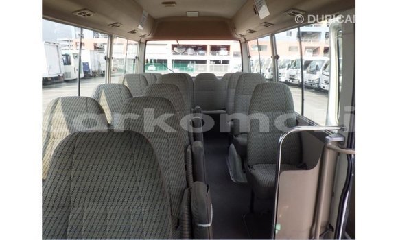 Acheter Import Voiture Toyota Coaster Blanc à Import - Dubai, Grande Comore Acheter Import Voiture Toyota Coaster Blanc à Import - Dubai, Grande Comore