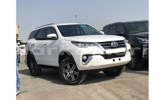 Buy Import Toyota Fortuner White Car in Import - Dubai in Great Comore