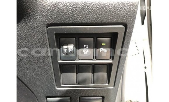 Acheter Import Voiture Toyota Fortuner Blanc à Import - Dubai, Grande Comore Acheter Import Voiture Toyota Fortuner Blanc à Import - Dubai, Grande Comore