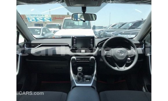 Buy Import Toyota 4Runner White Car in Import - Dubai in Great Comore Buy Import Toyota 4Runner White Car in Import - Dubai in Great Comore