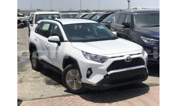 Buy Import Toyota 4Runner White Car in Import - Dubai in Great Comore Buy Import Toyota 4Runner White Car in Import - Dubai in Great Comore