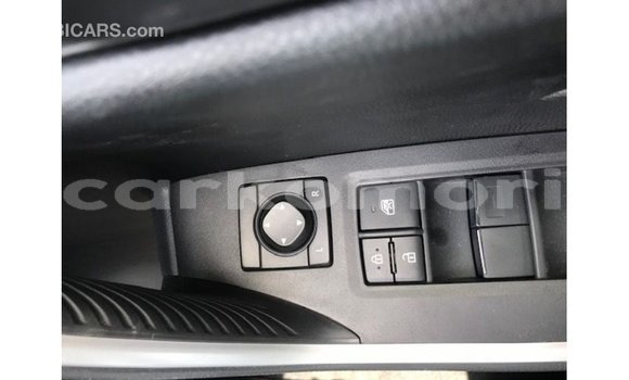 Buy Import Toyota 4Runner White Car in Import - Dubai in Great Comore Buy Import Toyota 4Runner White Car in Import - Dubai in Great Comore