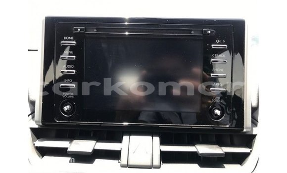 Buy Import Toyota 4Runner White Car in Import - Dubai in Great Comore Buy Import Toyota 4Runner White Car in Import - Dubai in Great Comore