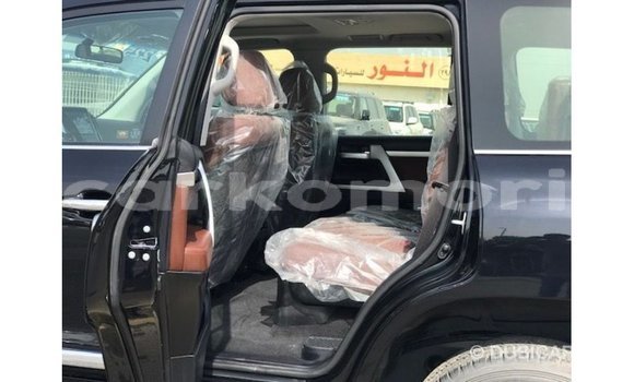 Buy Import Toyota Land Cruiser Black Car in Import - Dubai in Great Comore Buy Import Toyota Land Cruiser Black Car in Import - Dubai in Great Comore