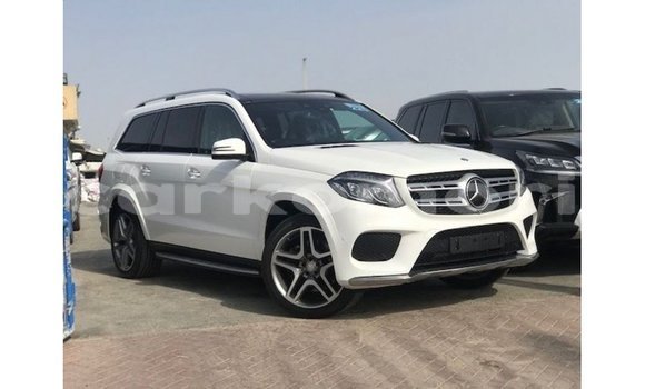 Buy Import Mercedes-Benz 190 White Car in Import - Dubai in Great Comore
