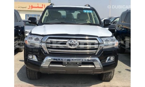 Acheter Import Voiture Toyota Land Cruiser Noir à Import - Dubai, Grande Comore Acheter Import Voiture Toyota Land Cruiser Noir à Import - Dubai, Grande Comore