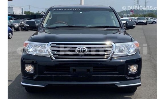 Acheter Import Voiture Toyota Land Cruiser Noir à Import - Dubai, Grande Comore Acheter Import Voiture Toyota Land Cruiser Noir à Import - Dubai, Grande Comore