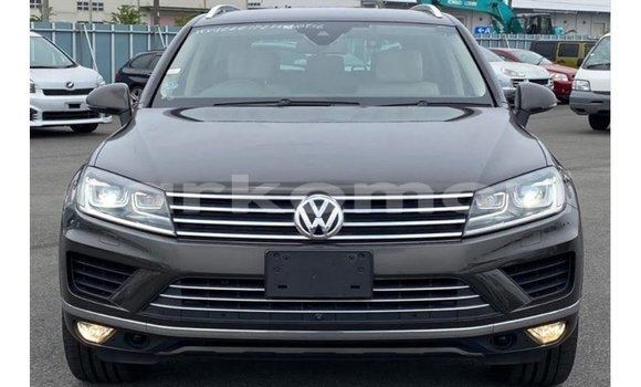 Acheter Import Voiture Volkswagen Touareg Autre à Import - Dubai, Grande Comore