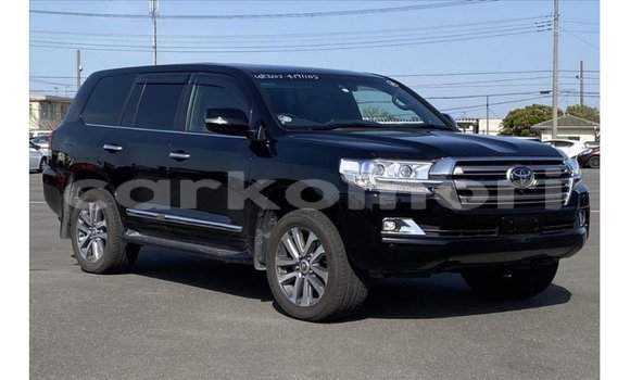 Buy Import Toyota Land Cruiser Black Car in Import - Dubai in Great Comore
