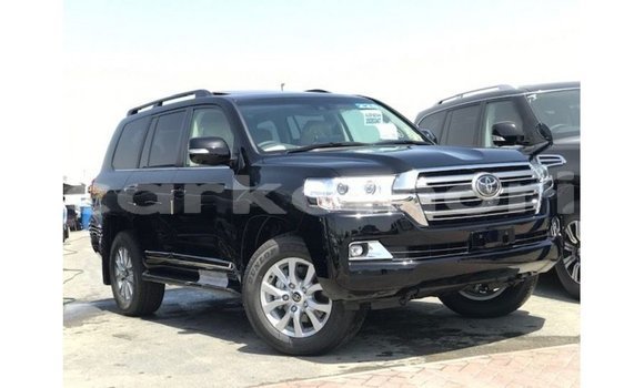 Buy Import Toyota Land Cruiser Black Car in Import - Dubai in Great Comore