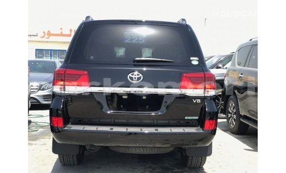 Acheter Import Voiture Toyota Land Cruiser Noir à Import - Dubai, Grande Comore Acheter Import Voiture Toyota Land Cruiser Noir à Import - Dubai, Grande Comore