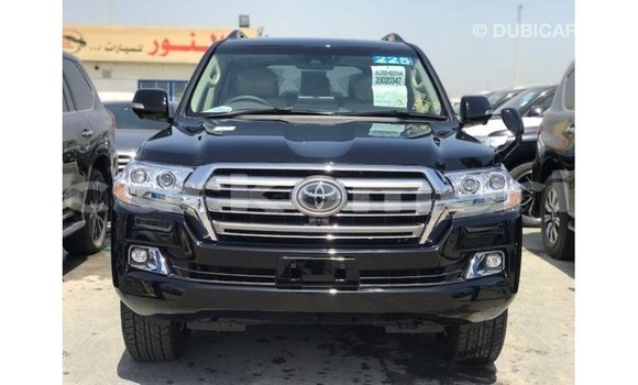 Acheter Import Voiture Toyota Land Cruiser Noir à Import - Dubai, Grande Comore Acheter Import Voiture Toyota Land Cruiser Noir à Import - Dubai, Grande Comore