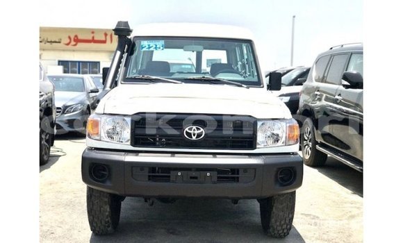 Buy Import Toyota Land Cruiser White Car in Import - Dubai in Great Comore Buy Import Toyota Land Cruiser White Car in Import - Dubai in Great Comore