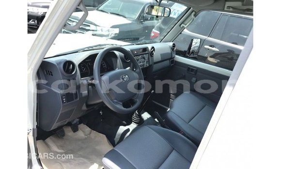 Buy Import Toyota Land Cruiser White Car in Import - Dubai in Great Comore Buy Import Toyota Land Cruiser White Car in Import - Dubai in Great Comore